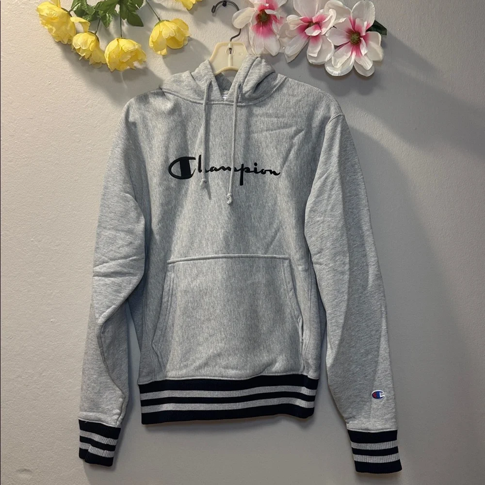 Champion Reverse Weave Hoodie Size Small Cozy & Durable